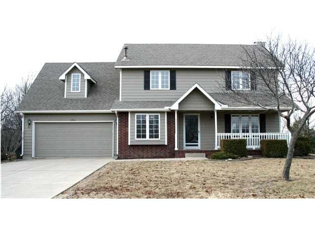 Welcome to 1911 N. Pineview in Andover!