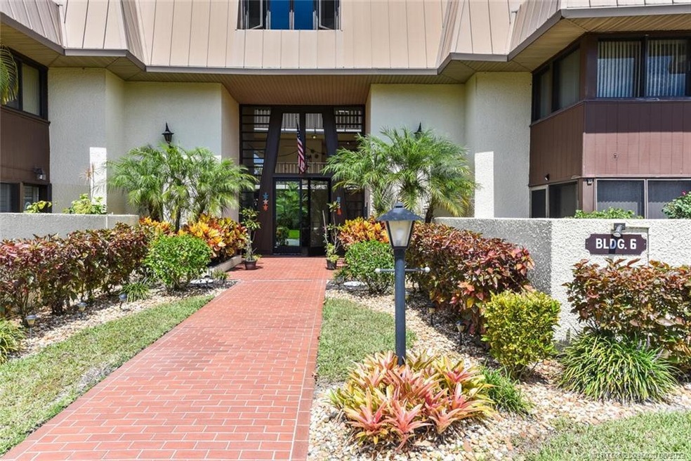 Beautifully Landscaped, Well Kept Entrance