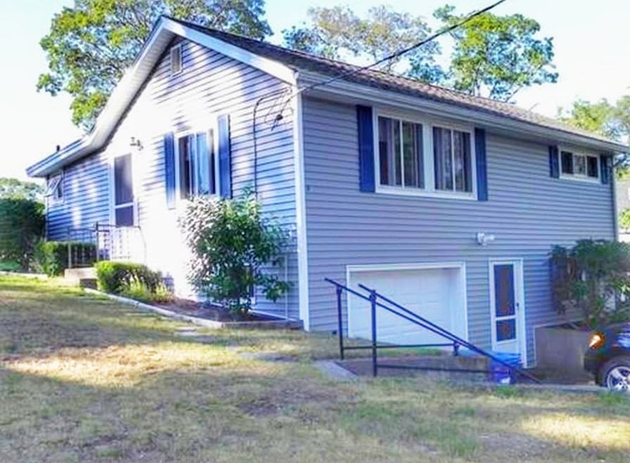 19 Kingwood St, Wareham, MA 02571 - photo 1