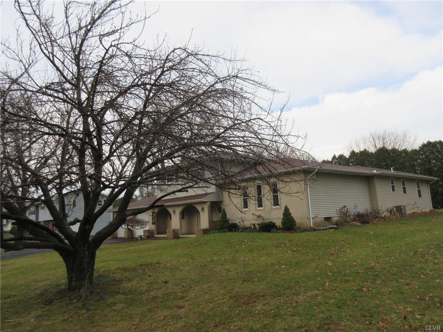 438 Larch Ln, Nazareth, PA 18064 - photo 1