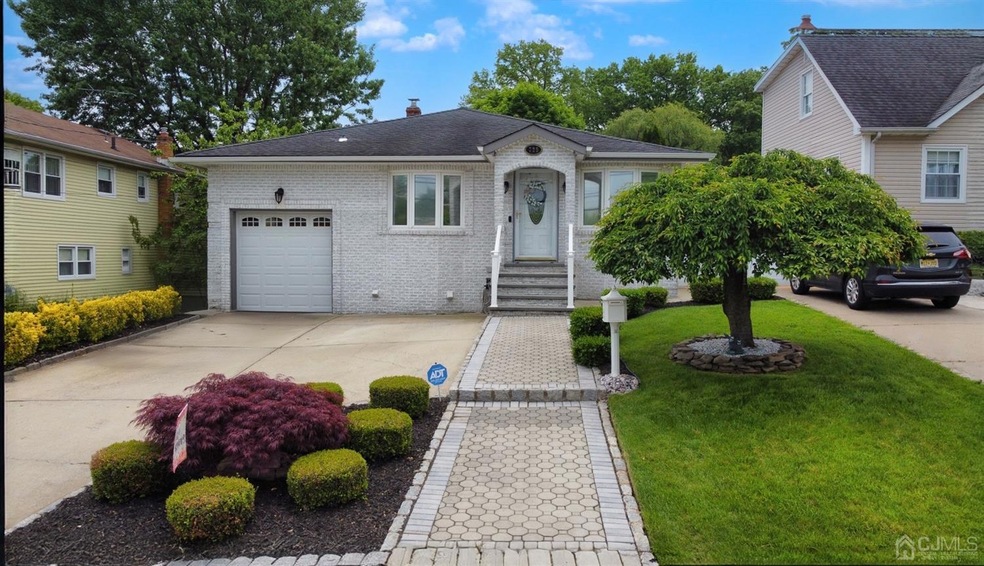 Sold $690,000 • Co-Listing Agent