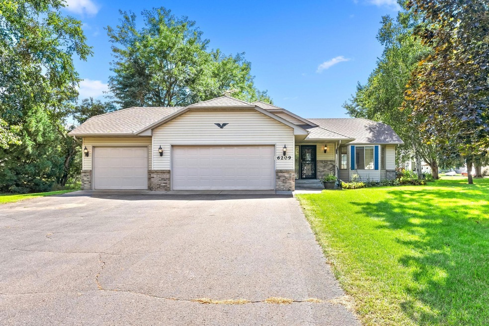 6209 Albert Ln, North Branch, MN 55056 - photo 1