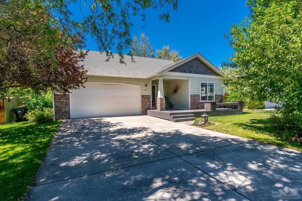 2915 NE Sandy Dr, Bend, OR 97701 - photo 1