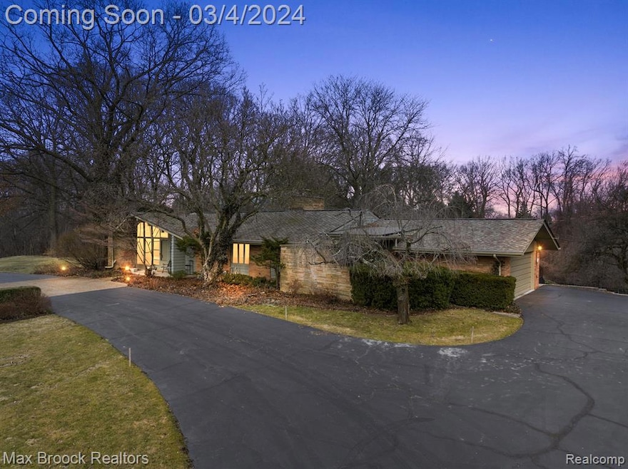 596 Rudgate Rd, Bloomfield Hills, MI 48304 - photo 1
