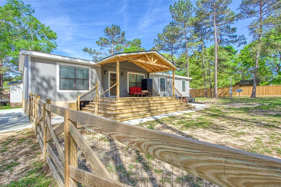 Welcome home, this gorgeous home has it all! Fenced, large driveway, large covered patio, wait until you see the inside!