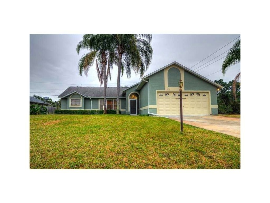 979 Gardenia St, Sebastian, FL 32958 - photo 1