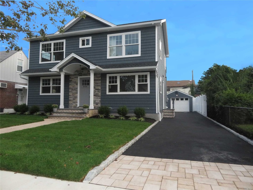 959 Center Dr, Franklin Square, NY 11010 - photo 1