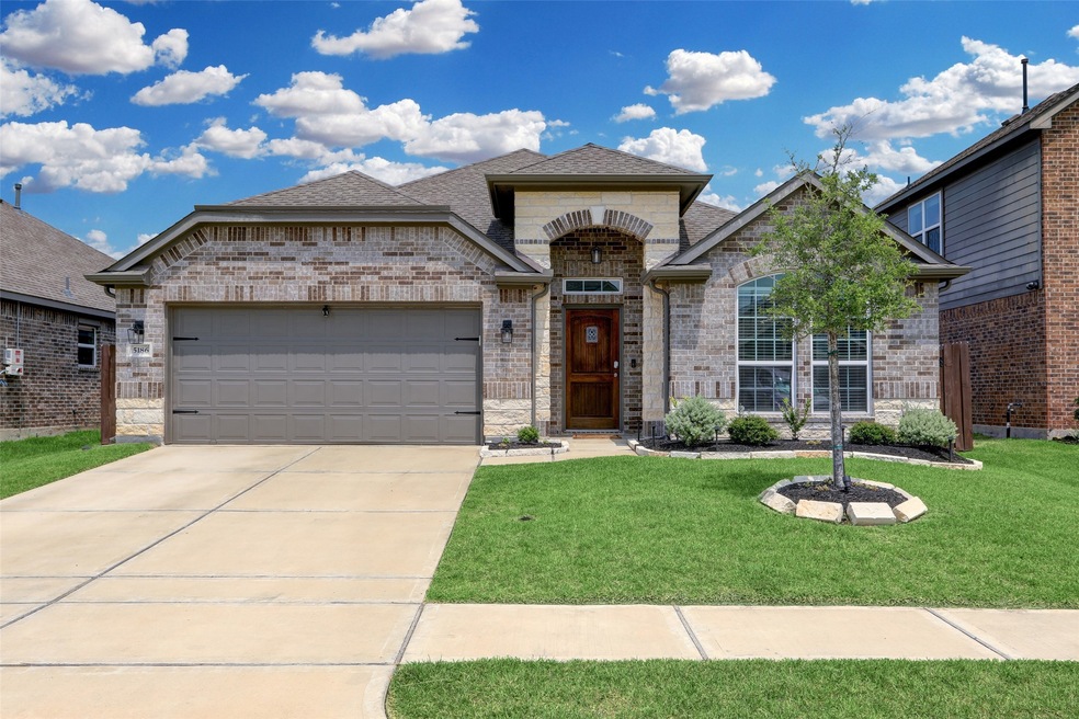 5186 Dry Hollow Dr, Alvin, TX 77511 - photo 1