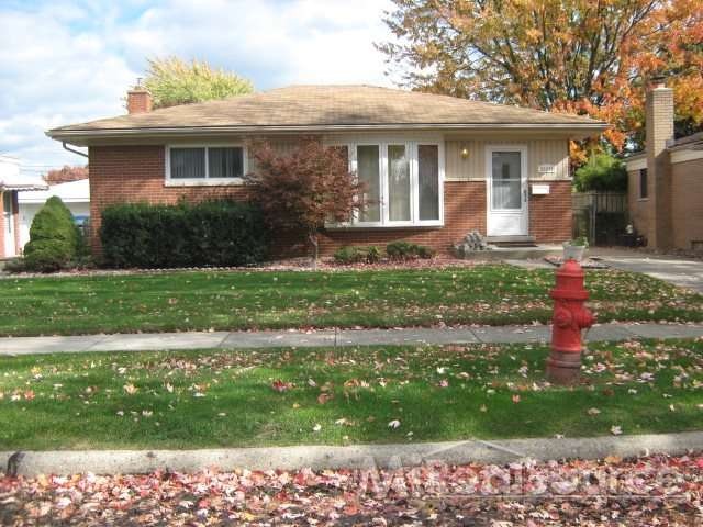30608 Indigo St, Roseville, MI 48066 - photo 1
