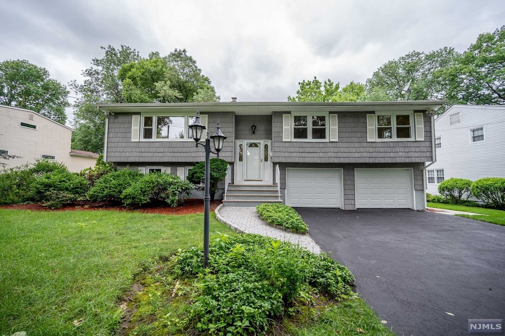 507 Marion Ln, Paramus, NJ 07652 - photo 1