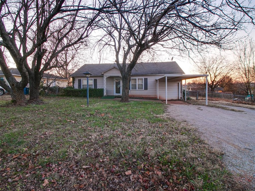 315 S Price Ave, Chandler, OK 74834 - photo 1