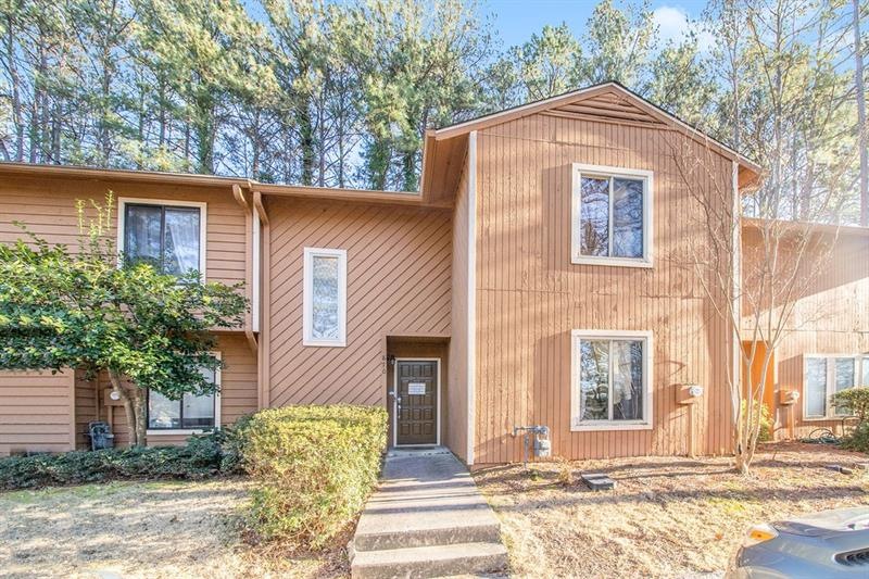 870 Lake Hollow Blvd SW, Marietta, GA 30064 - photo 1