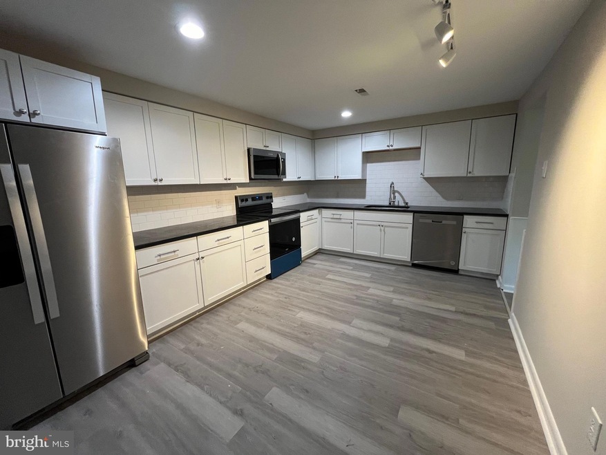 2042 Lenhart Rd unit D, Hatfield, PA 19440 - photo 1