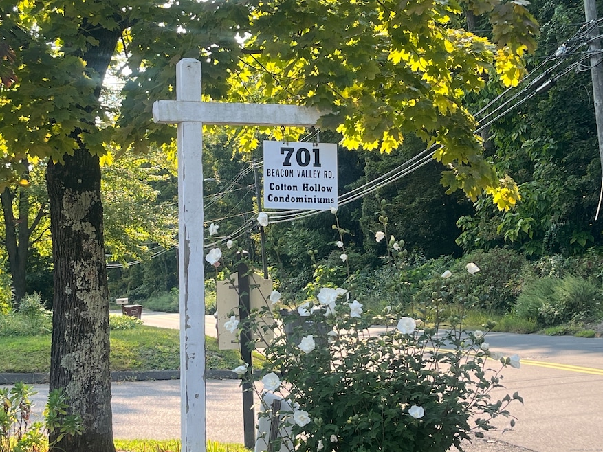 701 Beacon Valley Rd unit 28, Naugatuck, CT 06770 - photo 1