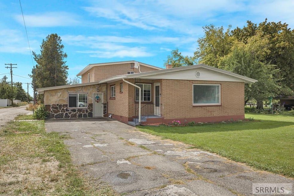 For Sale $415,000 • Co-Listing Agent