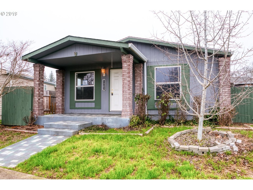 1307 Bramblewood Ln, Eugene, OR 97404 - photo 1