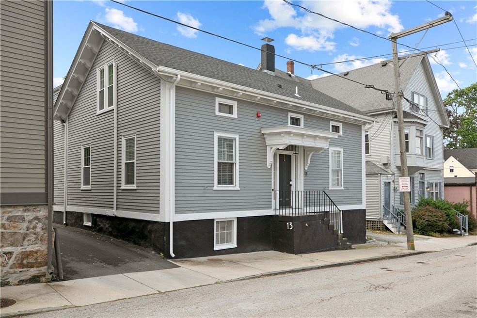 13 Sherman St unit 1, Newport, RI 02840 - photo 1