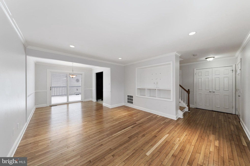 20345 Brandermill Dr, Germantown, MD 20876 - photo 1