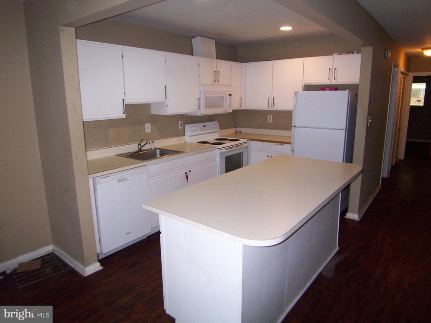 99 Ashlar Hill Ct, Parkville, MD 21234 - photo 1