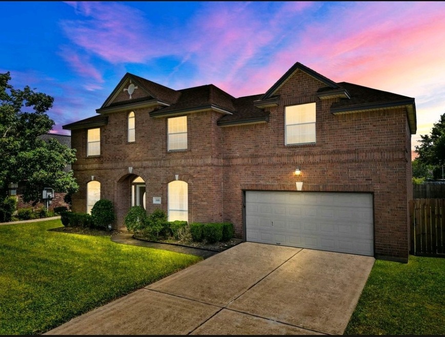 3305 Wood Fox Dr, Alvin, TX 77511 - photo 1