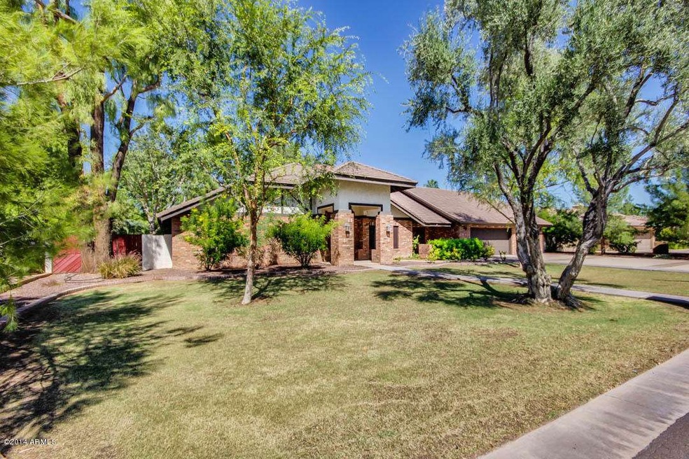 Los Arboles Drive