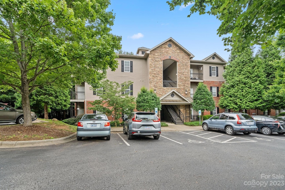 421 Appeldoorn Cir unit 421, Asheville, NC 28803 - photo 1