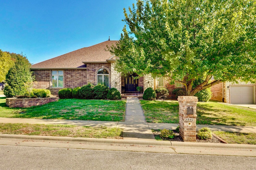 3325 E Manitoo St-1