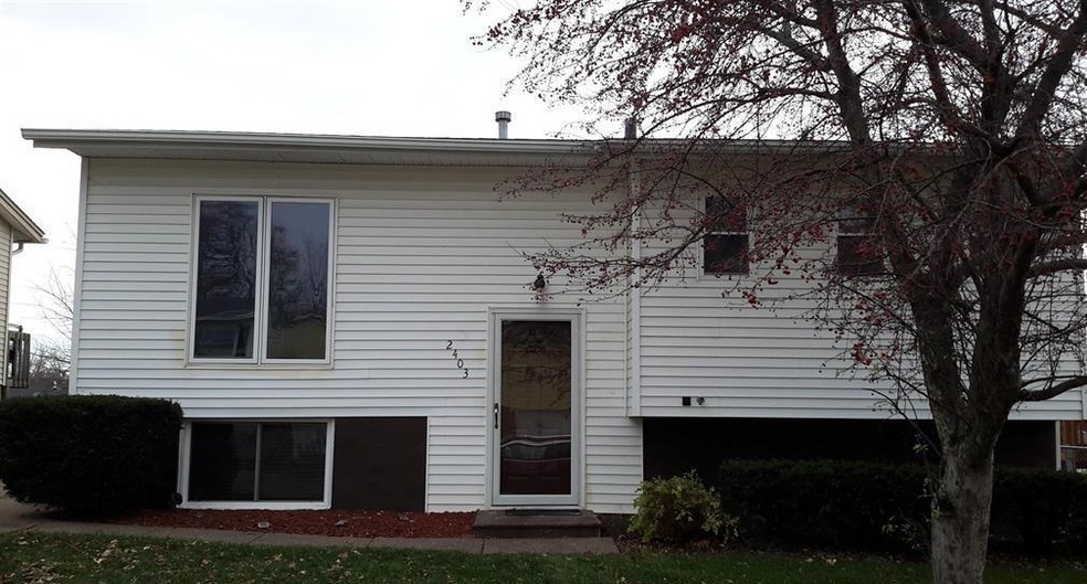 2403 W 58th St, Davenport, IA 52806 - photo 1