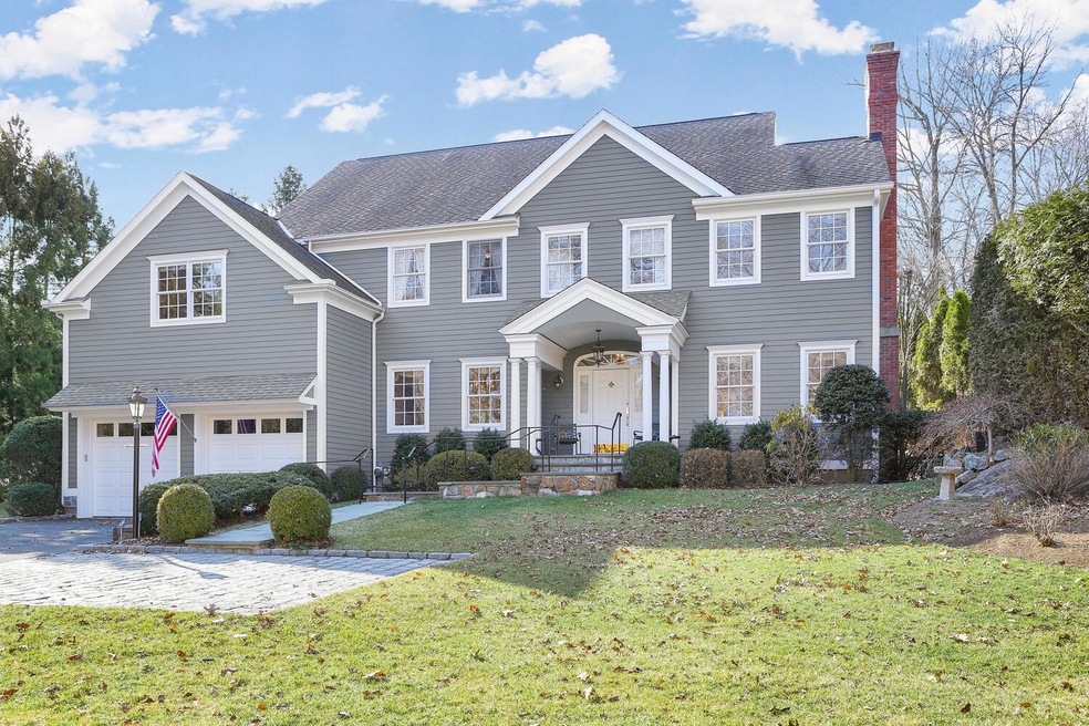 54 Highmeadow Rd, Old Greenwich, CT 06870 - photo 1