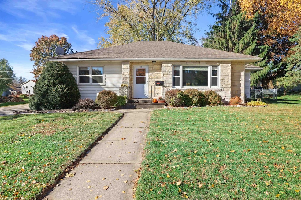 555 Edison St, Waterloo, WI 53594 - photo 1