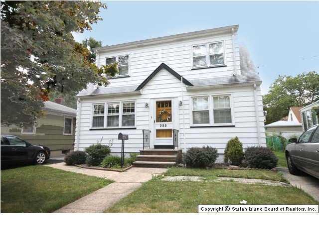 298 Locust Ave, Staten Island, NY 10306 - photo 1