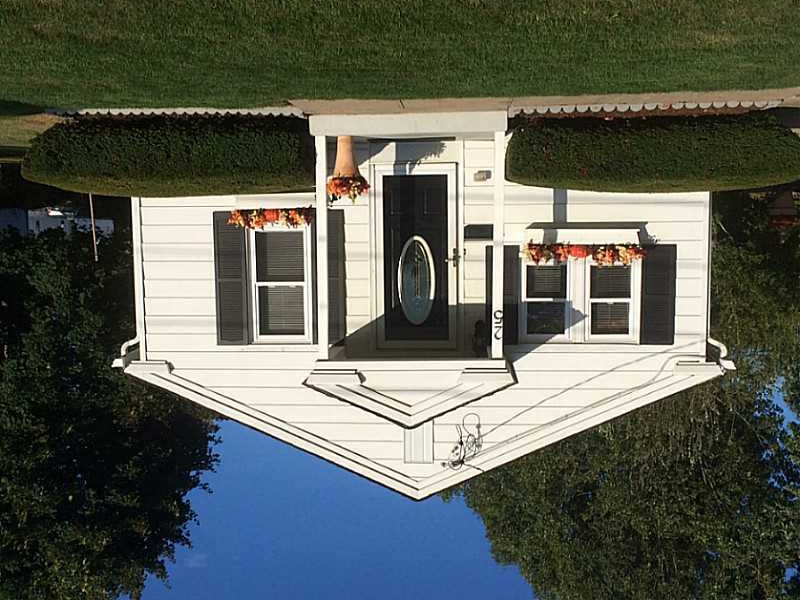 25 Queen Ave, West Warwick, RI 02893 - photo 1