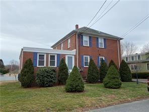 86 Hamilton Ave unit 1st floor, Barrington, RI 02806 - photo 1