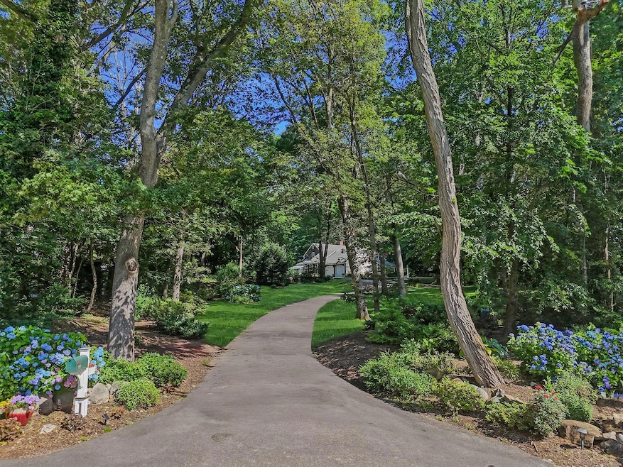 353 Split Rock Rd, Syosset, NY 11791 - photo 1