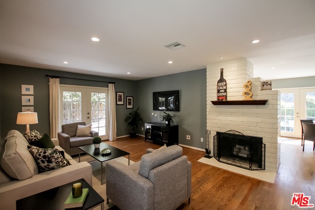 22670 Cass Ave, Woodland Hills, CA 91364 - photo 1