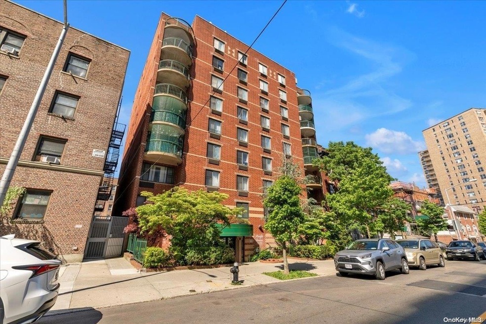 42-22 Union St unit 3B, Flushing, NY 11355 - photo 1