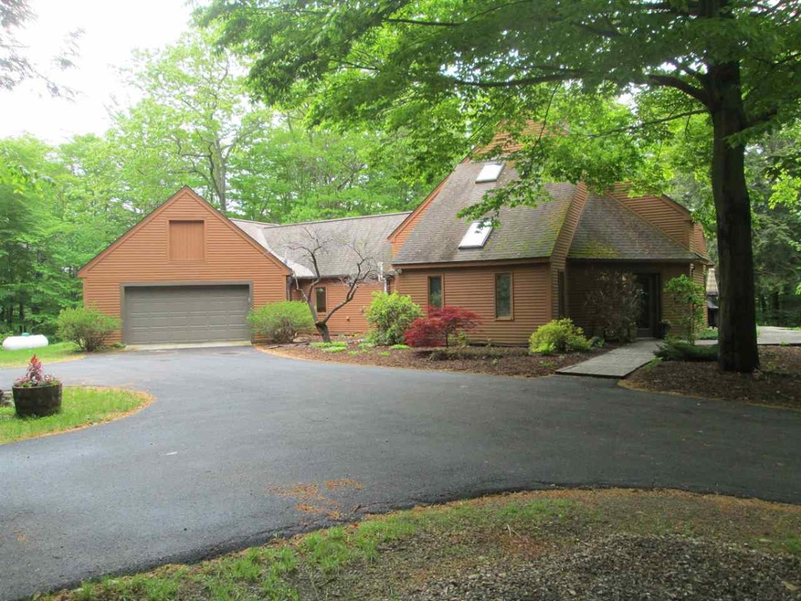 136 Crestview Dr, Jaffrey, NH 03452 - photo 1