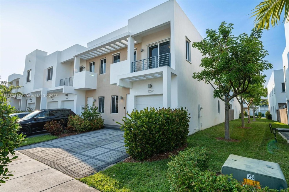 10263 NW 72nd St unit 10263, Doral, FL 33178 - photo 1