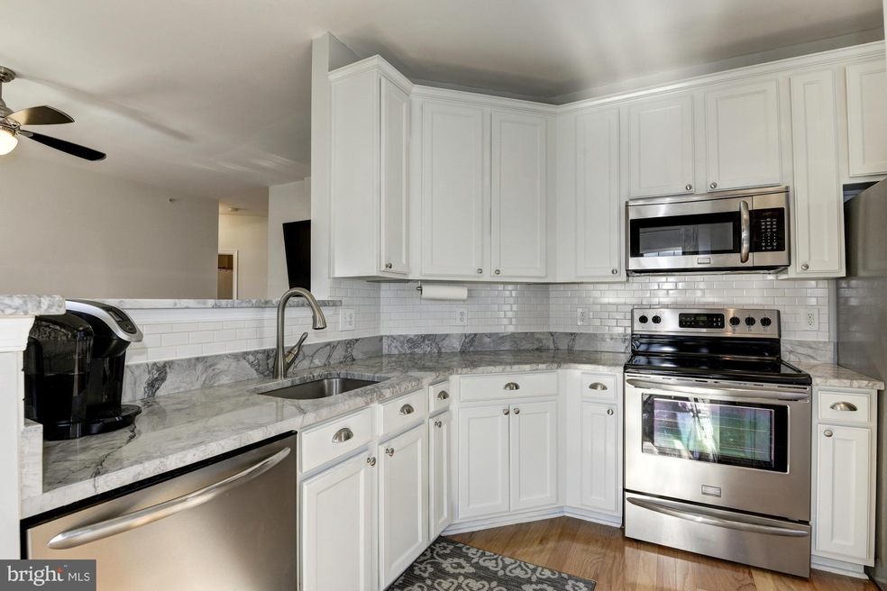 42496 Mayflower Terrace unit 303, Ashburn, VA 20148 - photo 1