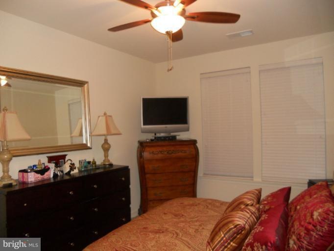 5950 Grand Pavilion Way unit 119, Alexandria, VA 22303 - photo 1