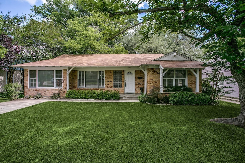 6137 Sudbury Dr, Dallas, TX 75214 - photo 1