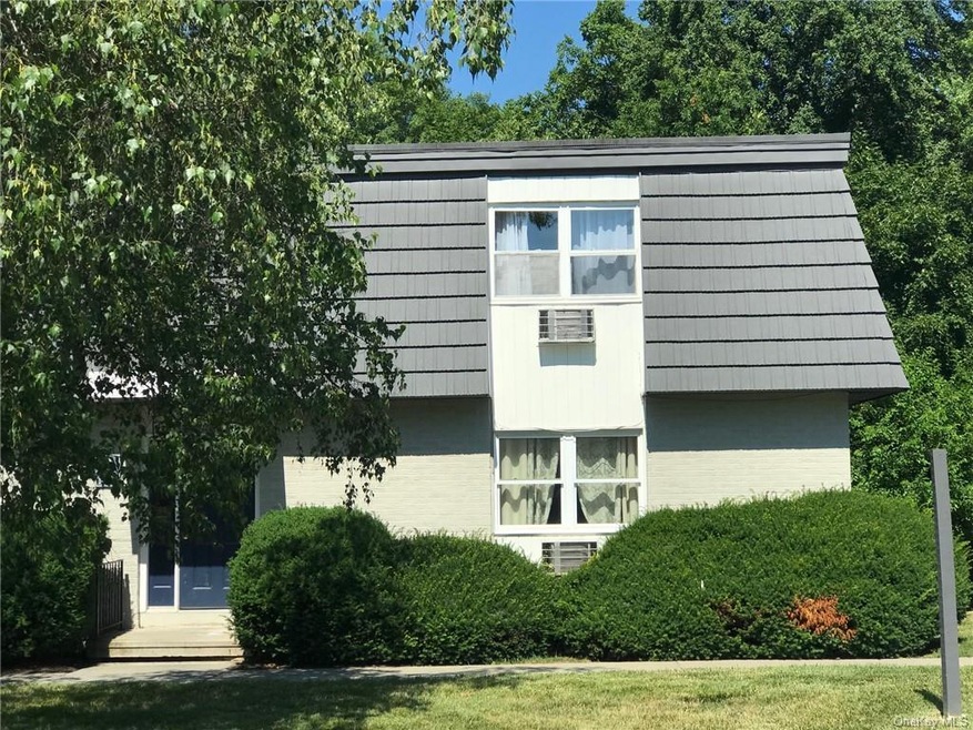 9 White Gate Dr unit P, Wappingers Falls, NY 12590 - photo 1