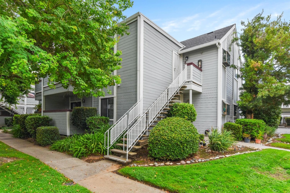 7409 Auburn Oaks Ct unit P, Citrus Heights, CA 95621 - photo 1
