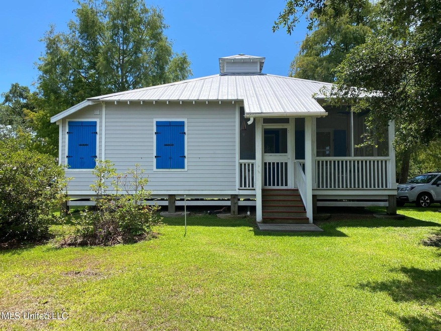 128 Washington St, Bay Saint Louis, MS 39520 - photo 1