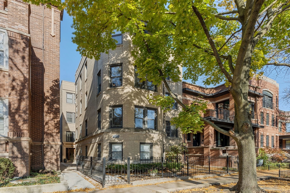 1250 W Cornelia Ave unit 3S, Chicago, IL 60657 - photo 1