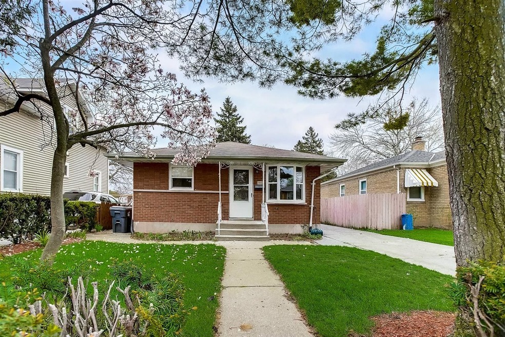 509 S Elmwood Ave, Waukegan, IL 60085 - photo 1