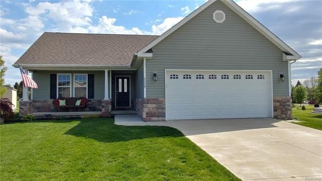 Nearly 2,600sf of total living space including pre
