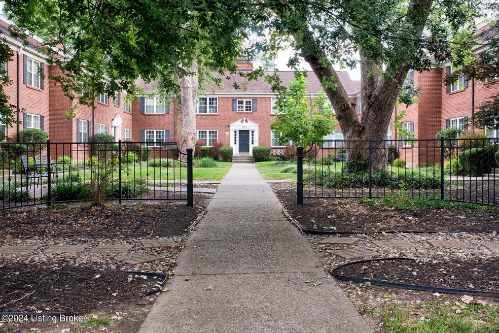 1609 Ellwood Ave unit E2, Louisville, KY 40204 - photo 1
