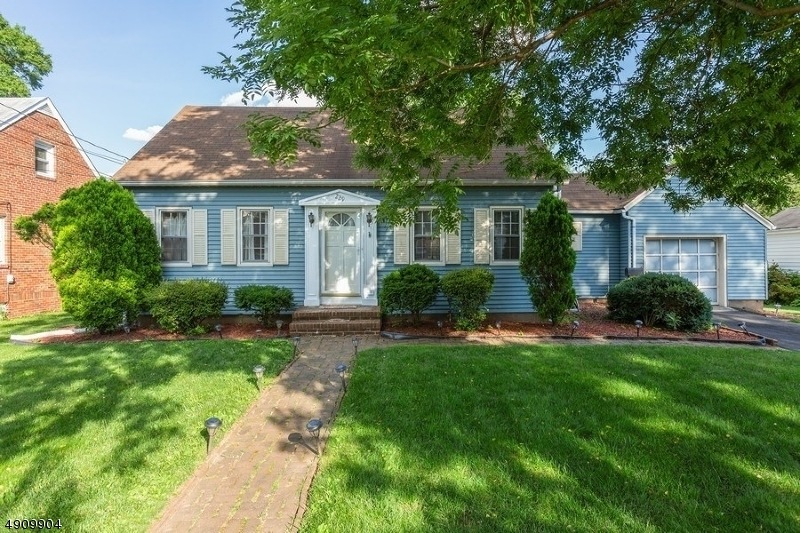 229 Palisade Rd, Linden, NJ 07036 - photo 1