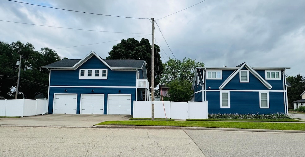 400 S Marquette Rd, Prairie Du Chien, WI 53821 - photo 1